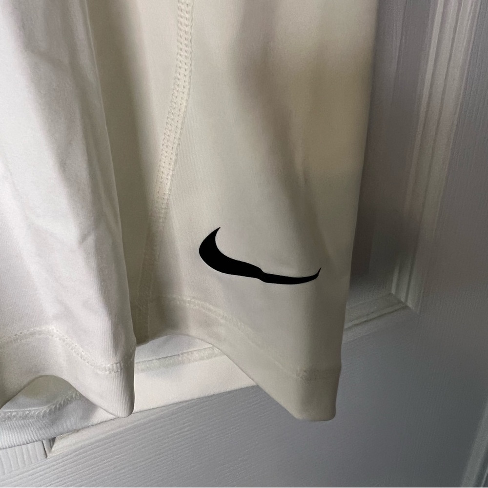Nike Men's Athletic Shorts - White and Gray - Picture 2 of 5